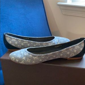 Louis Vuitton flats